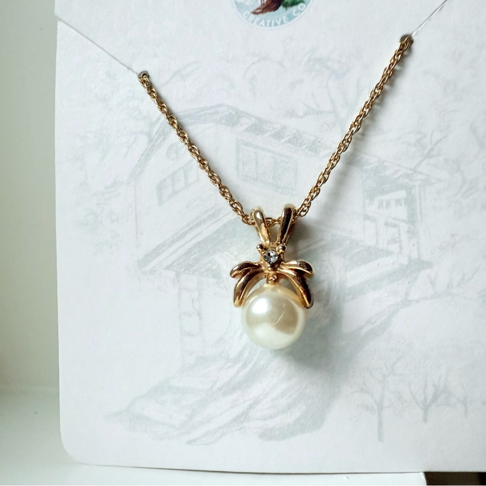 Vintage Gold Bow Rhinestone Pearl Drop Pendant 18” Necklace